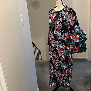 Pencil Dress. With ballooned arms.